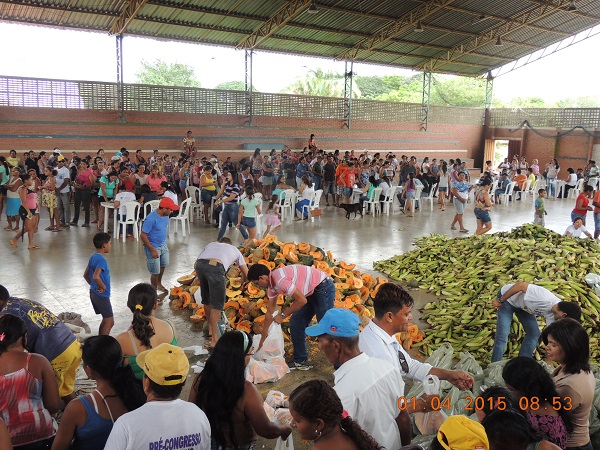 Prefeitura de Monsenhor Gil, realiza distribuição de cestas básicas  - Imagem 6