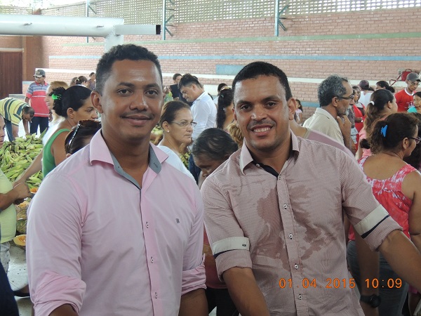 Prefeitura de Monsenhor Gil, realiza distribuição de cestas básicas  - Imagem 8