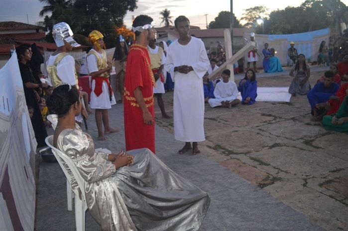 Sucesso de publico prestigiam a apresentação da encenação da Paixão e Crucificação de Cristo 2015 - Imagem 48
