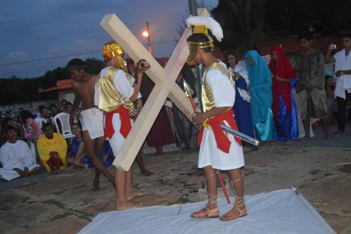 Sucesso de publico prestigiam a apresentação da encenação da Paixão e Crucificação de Cristo 2015 - Imagem 55