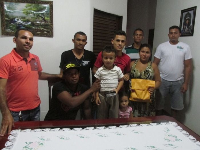 Família da criança com tumor na cabeça recebe renda arrecadada no campeonato Beneficente  - Imagem 4