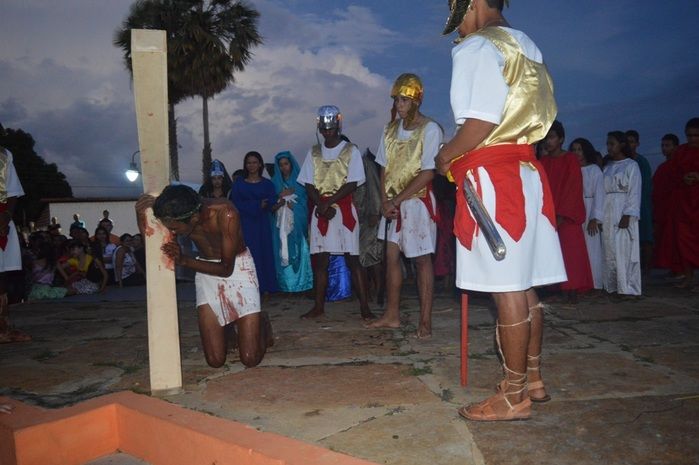 Sucesso de publico prestigiam a apresentação da encenação da Paixão e Crucificação de Cristo 2015 - Imagem 62