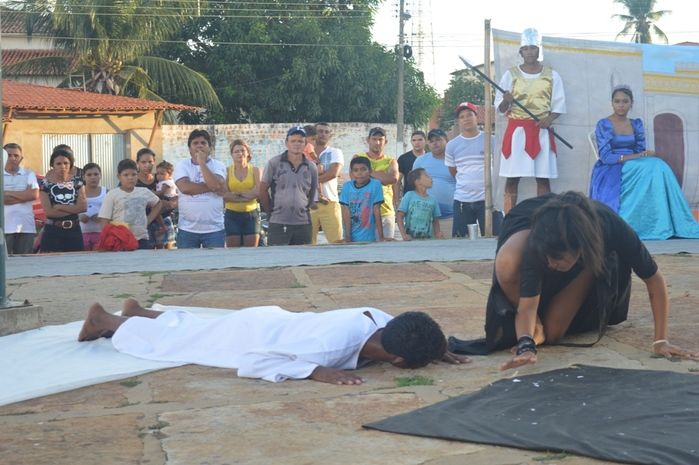 Sucesso de publico prestigiam a apresentação da encenação da Paixão e Crucificação de Cristo 2015 - Imagem 31