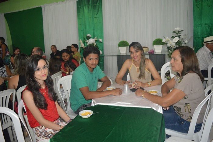 Churrasco e jantar de comemoração pela formatura em Serviço Social de Lilian Raquel. - Imagem 12