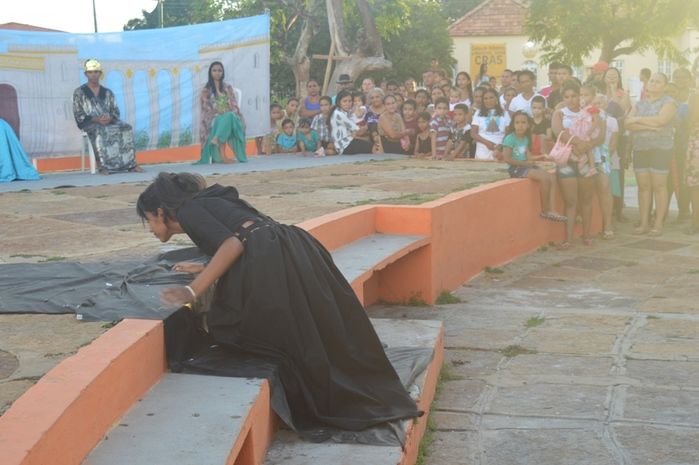 Sucesso de publico prestigiam a apresentação da encenação da Paixão e Crucificação de Cristo 2015 - Imagem 28