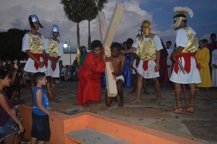 Sucesso de publico prestigiam a apresentação da encenação da Paixão e Crucificação de Cristo 2015 - Imagem 65