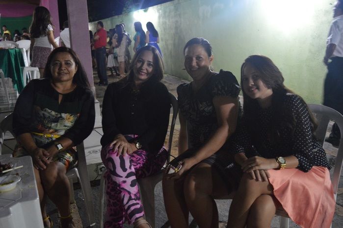 Churrasco e jantar de comemoração pela formatura em Serviço Social de Lilian Raquel. - Imagem 61