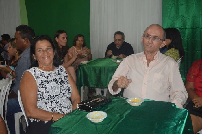 Churrasco e jantar de comemoração pela formatura em Serviço Social de Lilian Raquel. - Imagem 6