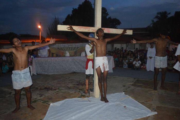 Sucesso de publico prestigiam a apresentação da encenação da Paixão e Crucificação de Cristo 2015 - Imagem 68
