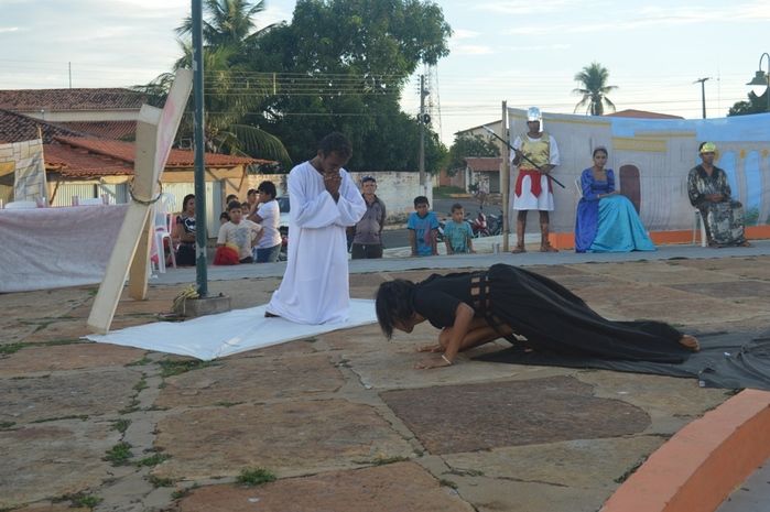 Sucesso de publico prestigiam a apresentação da encenação da Paixão e Crucificação de Cristo 2015 - Imagem 29