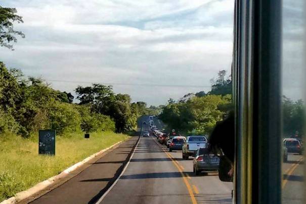 Volta do feriado causa congestionamento na BR-343 - Imagem 2