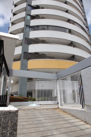 Jovem de 20 anos cai do 14º andar de edifício em Teresina  - Imagem 5