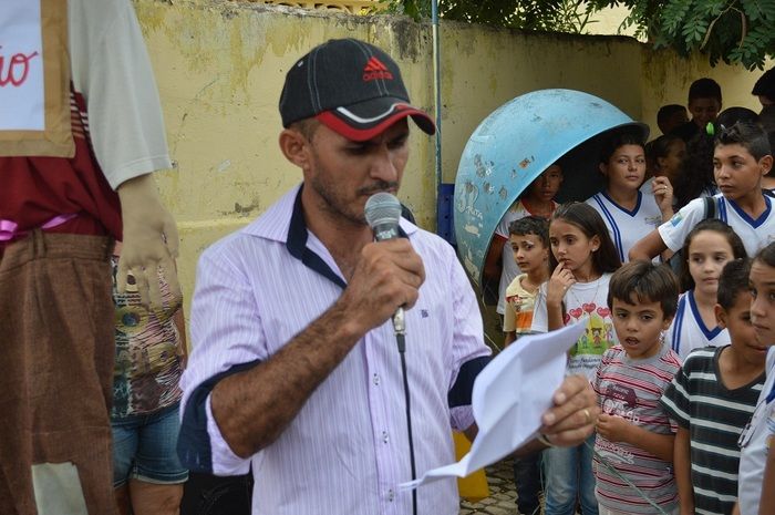 Resgatando a cultura popular; escolas municipais realizam malhação do Judas - Imagem 9