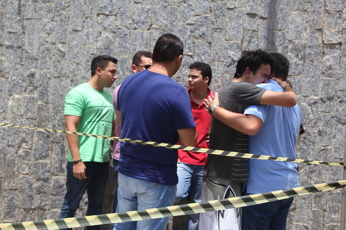 Jovem de 20 anos cai do 14º andar de edifício em Teresina  - Imagem 6