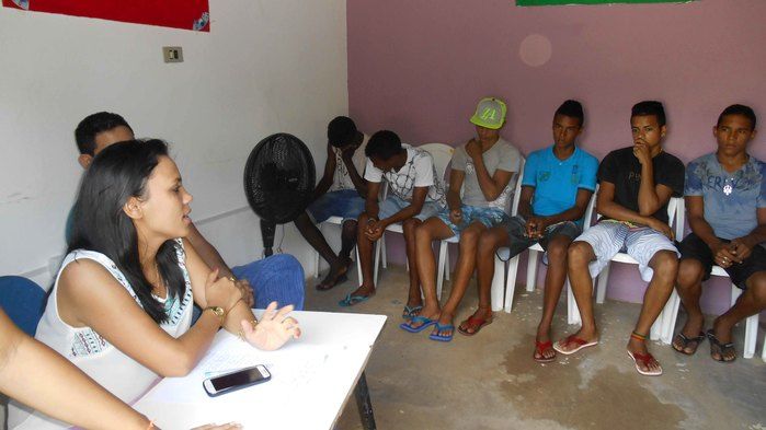 Jovens participam de encontro - Imagem 7