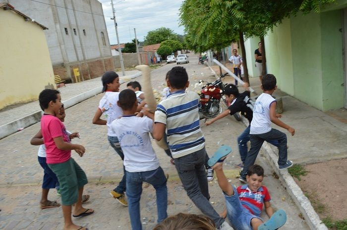 Resgatando a cultura popular; escolas municipais realizam malhação do Judas - Imagem 31