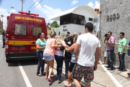 Jovem de 20 anos cai do 14º andar de edifício em Teresina  - Imagem 1