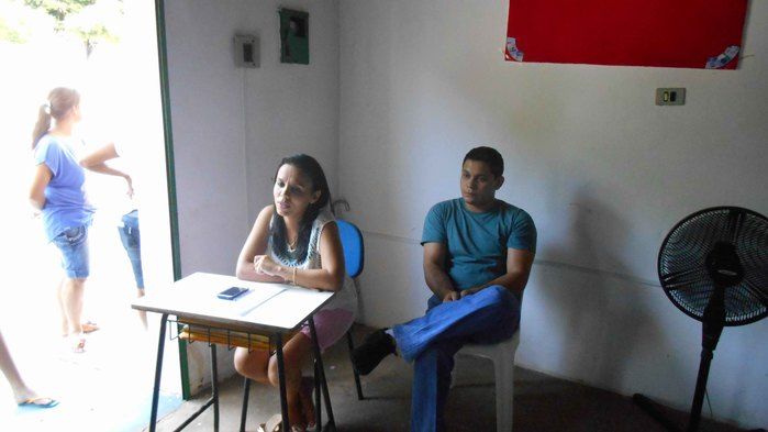 Jovens participam de encontro - Imagem 13