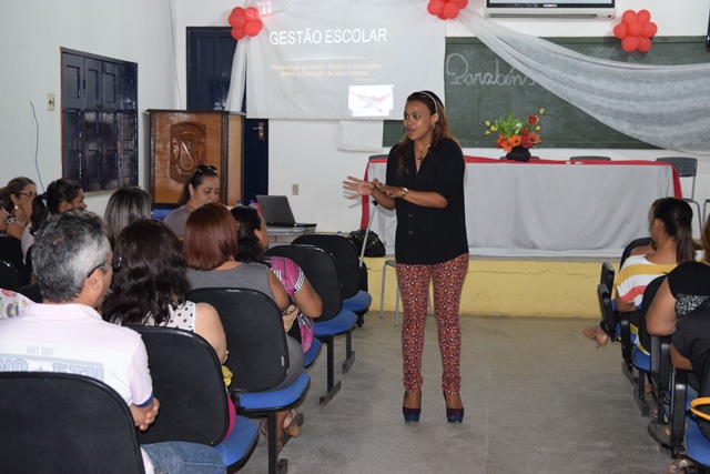 A Secretaria Municipal de Educação (Semed) realiza todos os meses um encontro de formação com os coordenadores pedagógicos das escolas municipais de F - Imagem 2