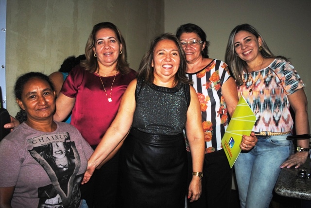 Prefeito efetiva servidores com mais de 20 anos de serviço em Campo Maior  - Imagem 6