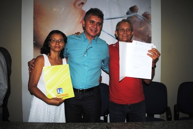 Prefeito efetiva servidores com mais de 20 anos de serviço em Campo Maior  - Imagem 1