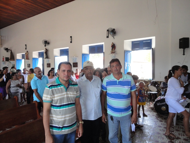 Prefeito Tintin participa da Missa do dia dos trabalhadores - Imagem 17