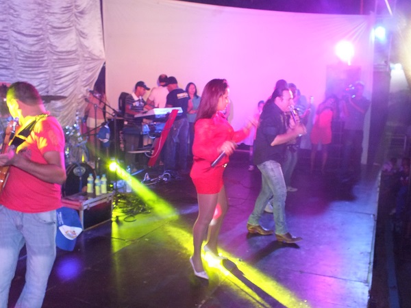 Público lota praça de eventos no aniversário de Santa Rosa do Piauí; Fotos! - Imagem 6