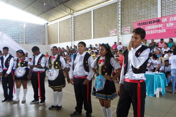 Amarante : IIV Caminhada da Integração Social em homenagem ao dia do trabalhador reúne mais de 2000 pessoas - Imagem 240