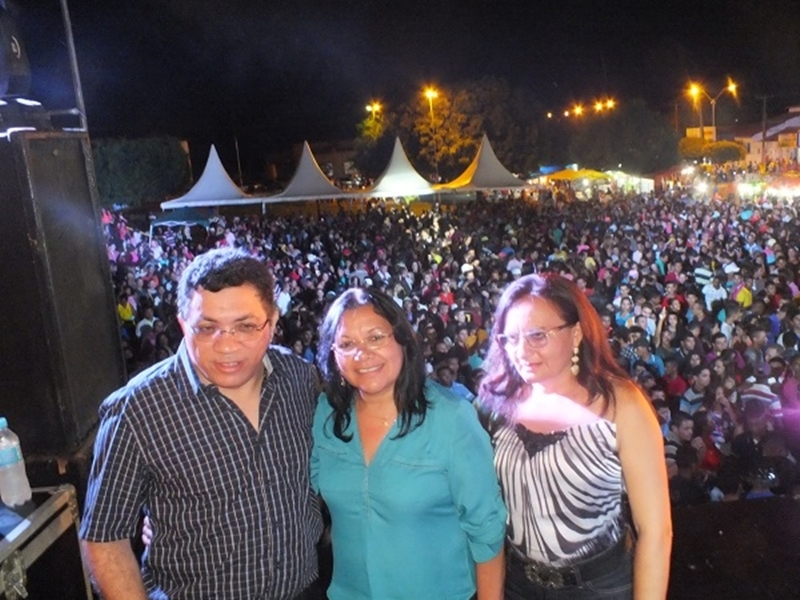 Público lota praça de eventos no aniversário de Santa Rosa do Piauí; Fotos!