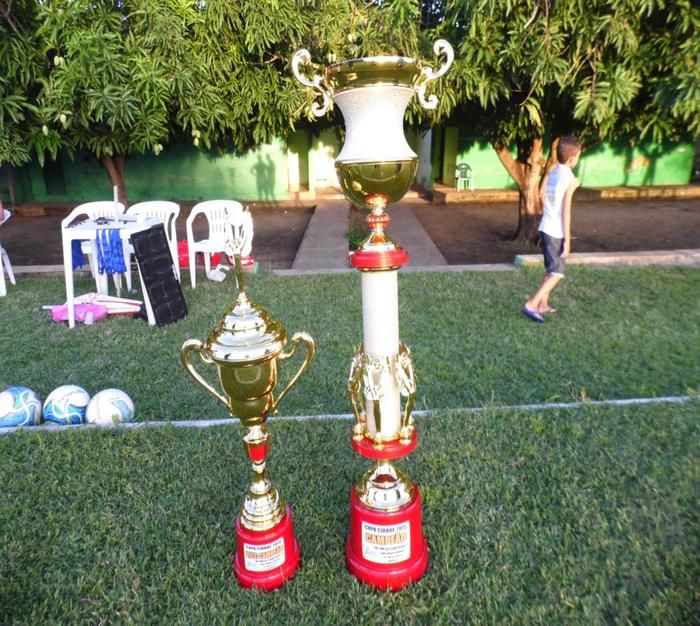 Troféus do 1º e 2º lugares