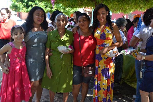 Mães são homenageadas com café da manhã - Imagem 8