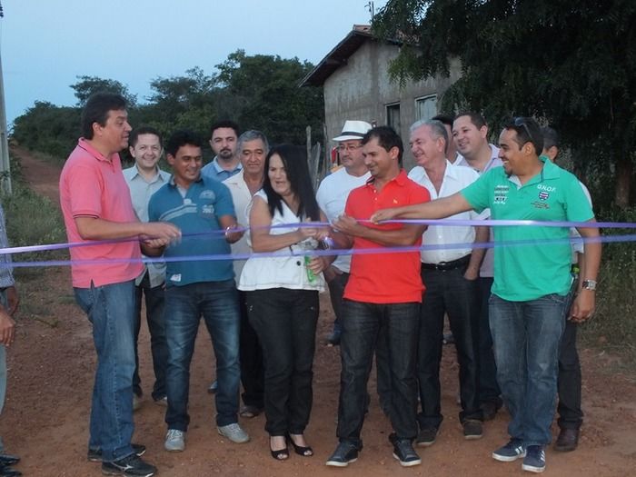 Vereadores de Dom Expedito Lopes inauguram estrada vicinal - Imagem 11