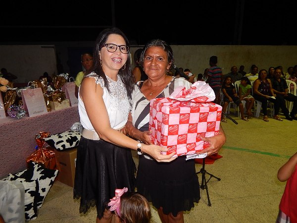 Varias mães são contempladas com sorteio de brindes - Imagem 22