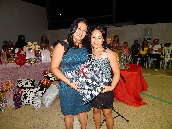 Varias mães são contempladas com sorteio de brindes - Imagem 7