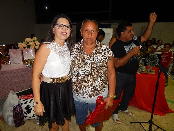 Varias mães são contempladas com sorteio de brindes - Imagem 17