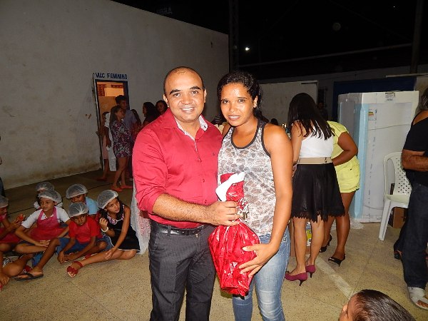 Varias mães são contempladas com sorteio de brindes - Imagem 18