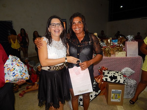 Varias mães são contempladas com sorteio de brindes - Imagem 23