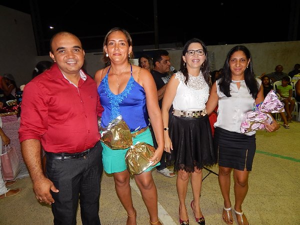 Varias mães são contempladas com sorteio de brindes - Imagem 25