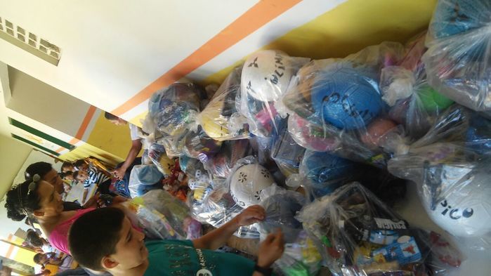 Prefeito Zé Resende e o Vice Dominguinhos continuam entregando Kits de brinquedos nas creches do município - Imagem 2