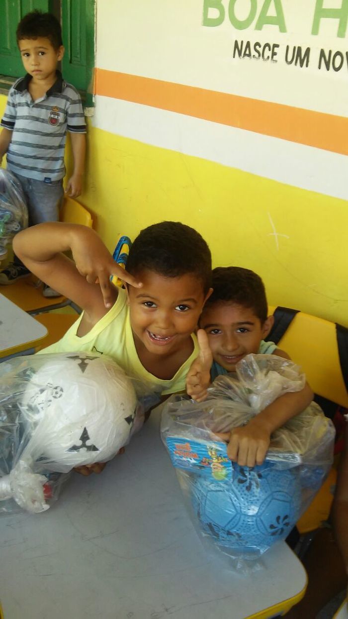Prefeito Zé Resende e o Vice Dominguinhos continuam entregando Kits de brinquedos nas creches do município - Imagem 7
