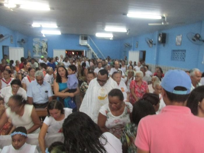 Fieis Participam da Procissão de Encerramento dos Festejos de Nossa Senhora de Fátima em Agricolândia - Imagem 14
