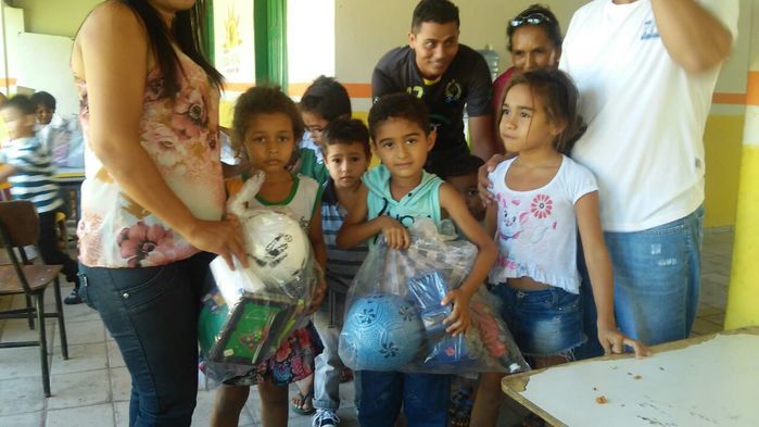 Prefeito Zé Resende e o Vice Dominguinhos continuam entregando Kits de brinquedos nas creches do município - Imagem 1