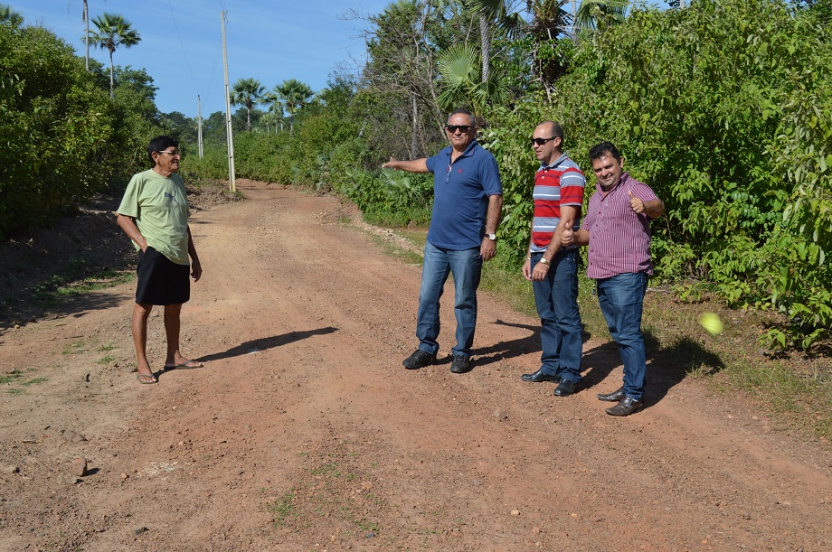 MAIS OBRAS: Prefeitura recupera ‘estrada dos Crioulos’ em Buriti dos Lopes