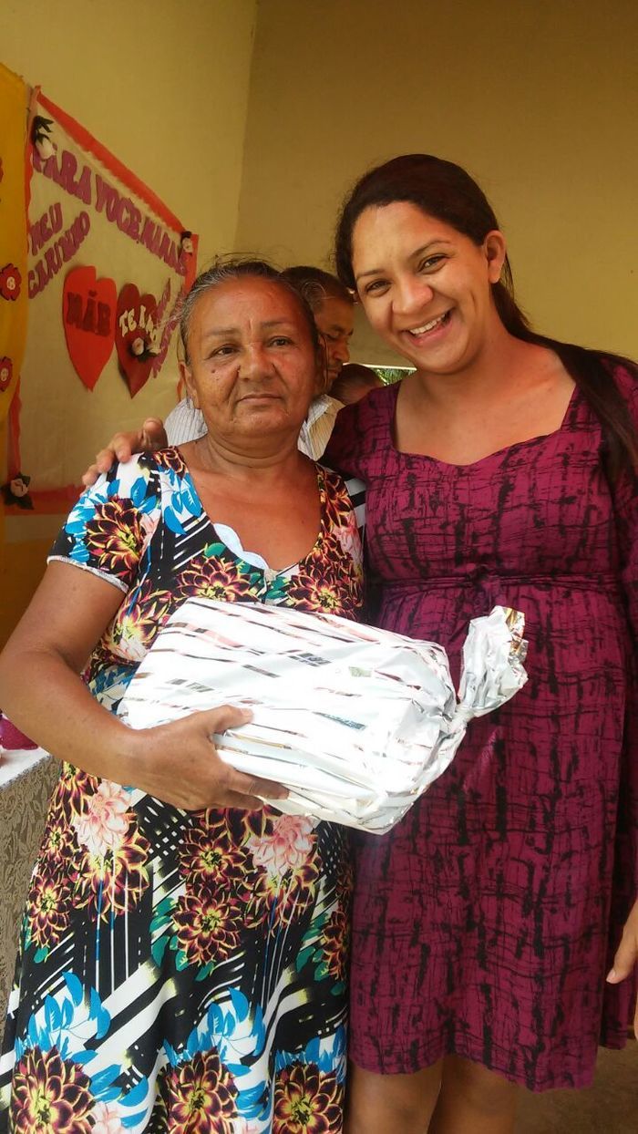 Festa das Mães na Comunidade Faveira foi marcada pela entrega de presentes para todas as presentes. - Imagem 19