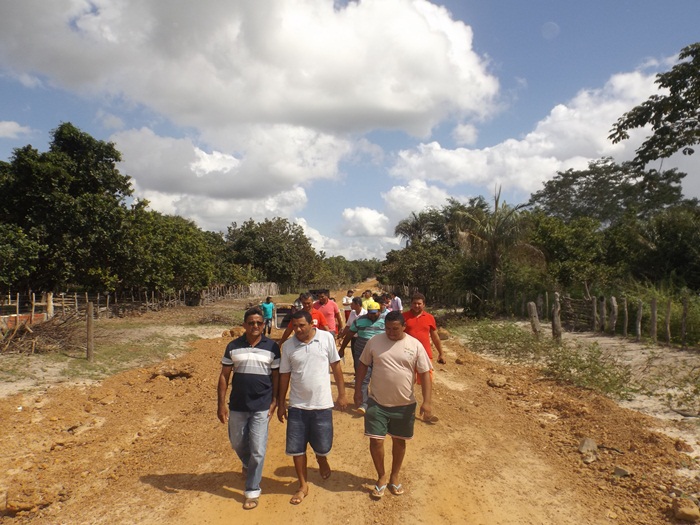 Prefeito Zé Henrique inaugura mais estradas, dois pontilhões e energia elétrica na zona rural  - Imagem 7