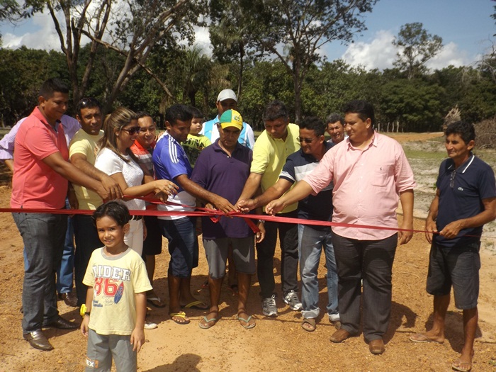 Prefeito Zé Henrique inaugura mais estradas, dois pontilhões e energia elétrica na zona rural  - Imagem 9