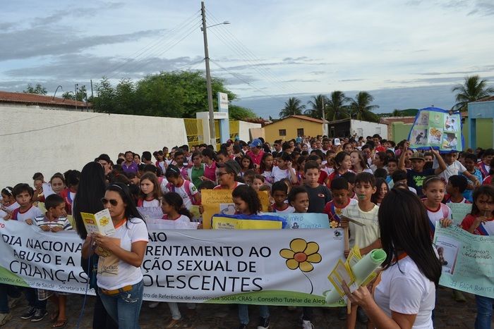 Caminhada marca o dia Nacional do Combate ao Abuso e à Exploração Sexual de Crianças e Adolescentes em Alegrete - Imagem 50