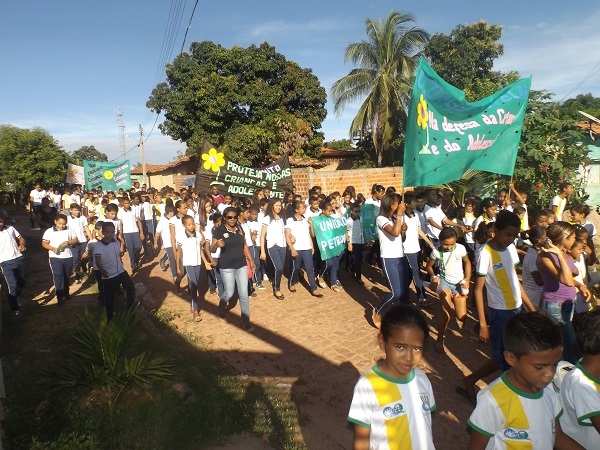 Conselho Tutelar realiza caminhada e palestra em combate ao abuso e a exploração sexual da criança e do adolescente - Imagem 3