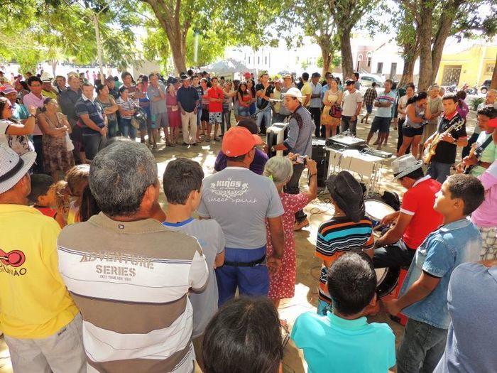 Município promove festa popular e distribui presentes aos trabalhadores - Imagem 32