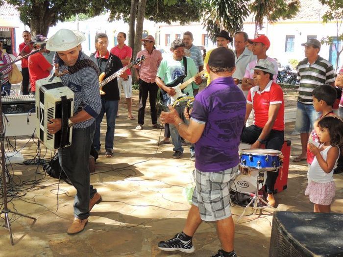 Município promove festa popular e distribui presentes aos trabalhadores - Imagem 27